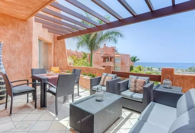 Romen 2 2 Penthouse Sea View & Jacuzzi 2b