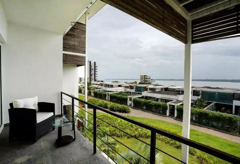 St Jacinto Island Villa By Jadecaps  Bay View And Infinity Pool Near Goa Airport