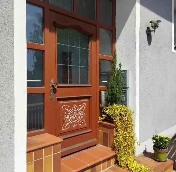 Aussergewöhnliche Atelierferienwohnung Mit Balkon An Der Donau