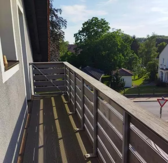 Aussergewöhnliche Atelierferienwohnung Mit Balkon An Der Donau