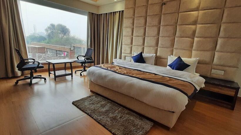 Sparsh Hotel & Resort By Spree