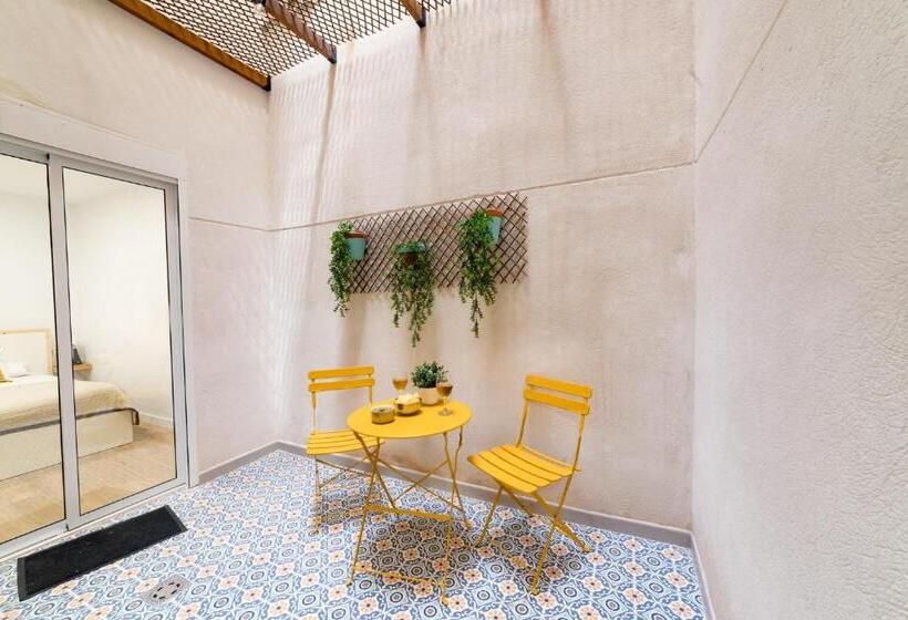 Moonkey   Apto. Albéniz, Con Acogedor Patio