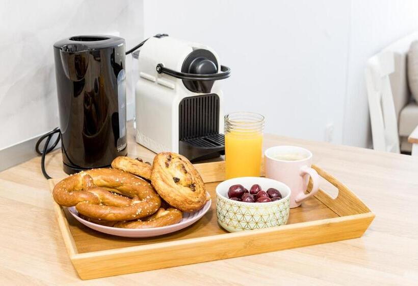 Moonkey   Apto. Albéniz, Con Acogedor Patio