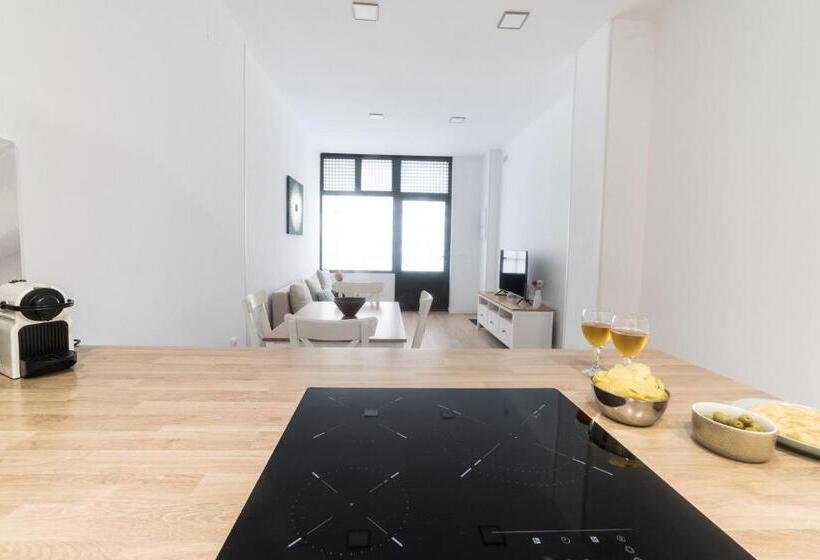 Moonkey   Apto. Albéniz, Con Acogedor Patio