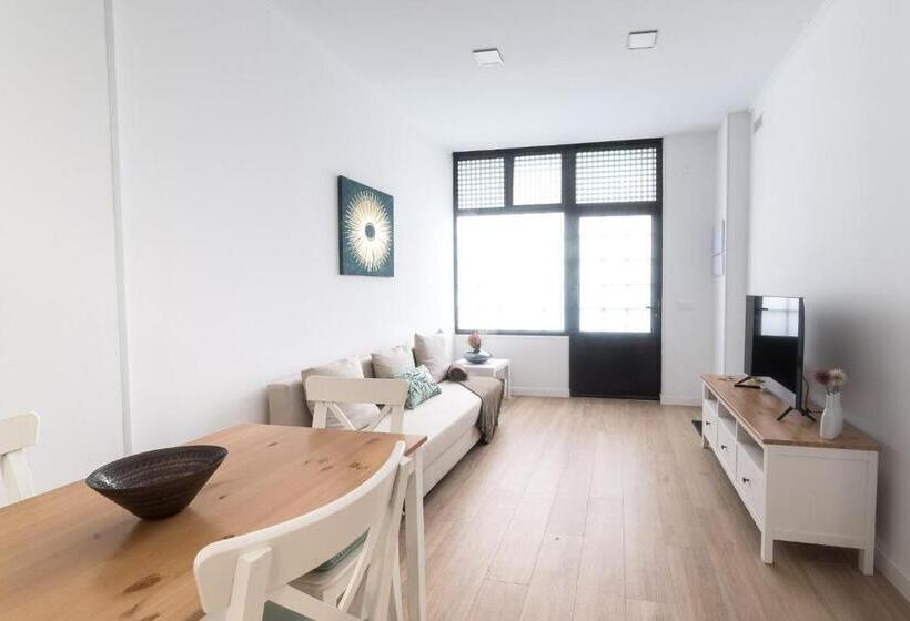 Moonkey   Apto. Albéniz, Con Acogedor Patio