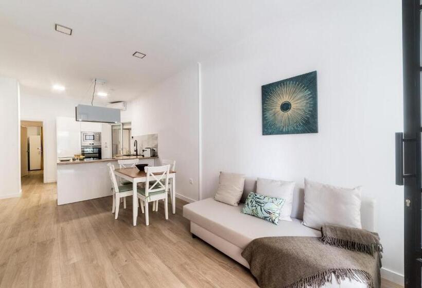 Moonkey   Apto. Albéniz, Con Acogedor Patio