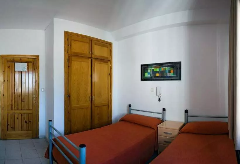 Albergue Inturjoven Víznar   Hostel