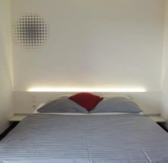 Hotel Caldor   24h Self Check In