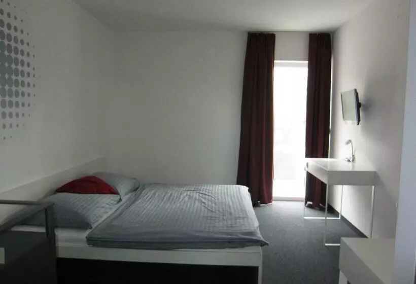 Hotel Caldor   24h Self Check In