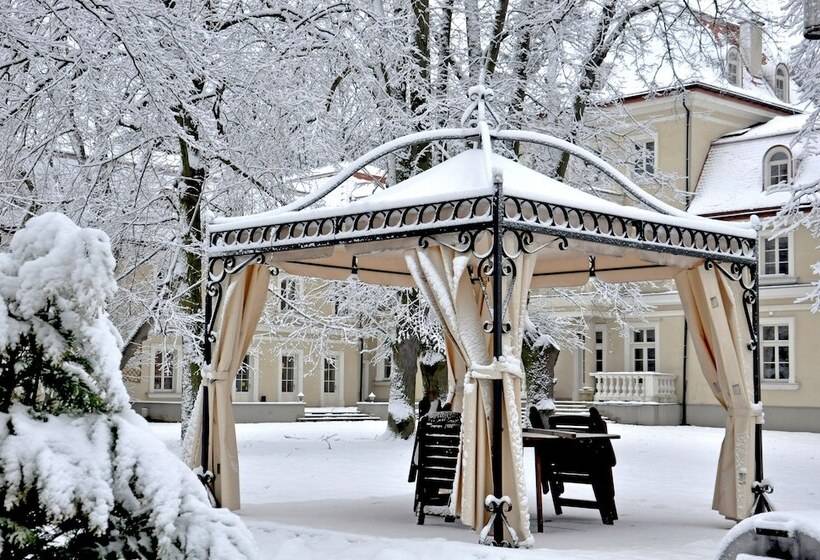 Hotel Dwor Sierakow