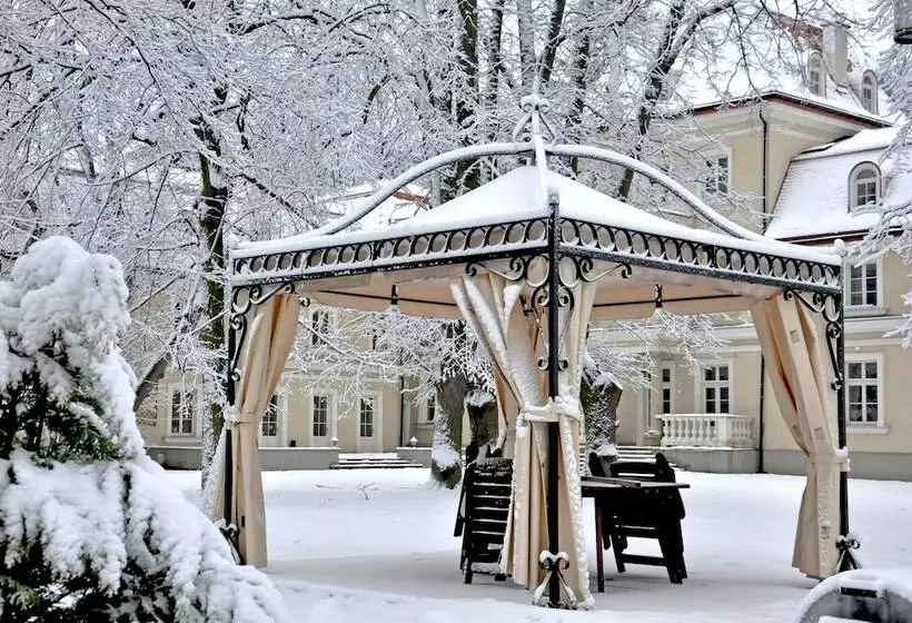 ホテル Dwor Sierakow