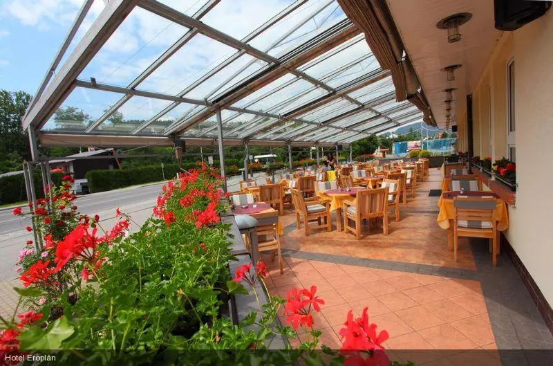 هتل Eroplán
