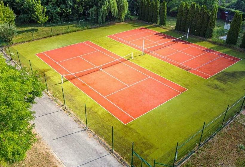 Отель Galant Lednice