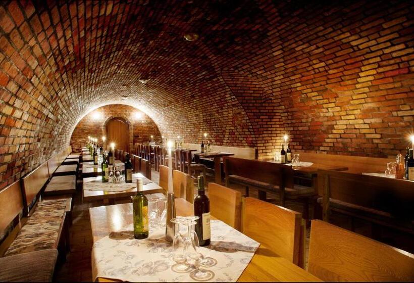 Отель Galant Lednice