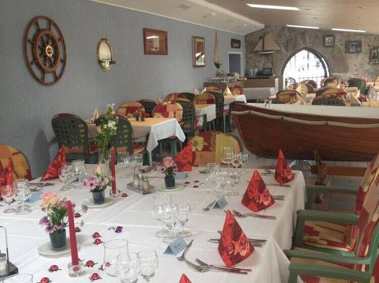 酒店 Hôtel Du Port   Free Parking   Breakfast Included