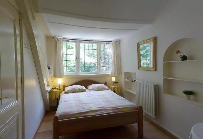 Hotelli Pension Zoom Oord