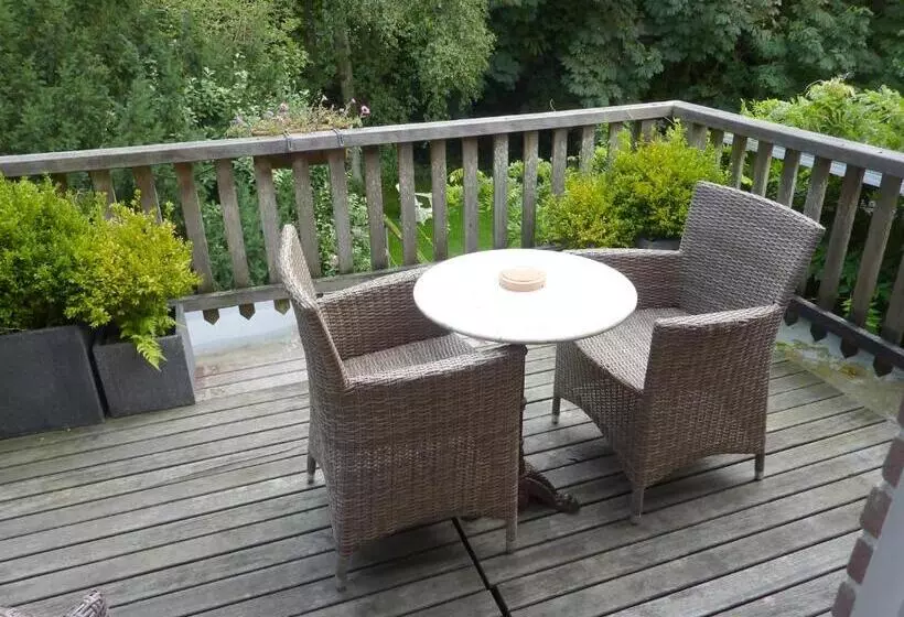 Hotelli Pension Zoom Oord