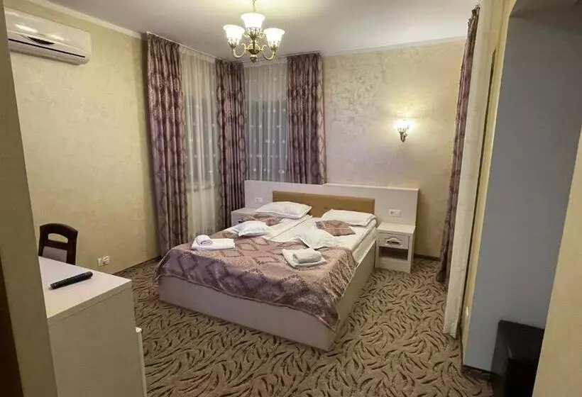 هتل Pensiunea Ianis Piatra Neamt