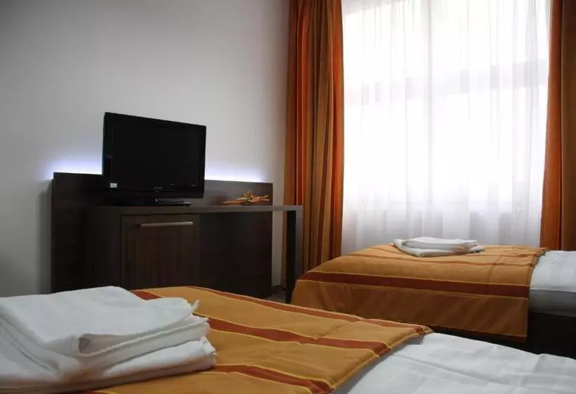 Отель Sport Relax Centrum Bors Club