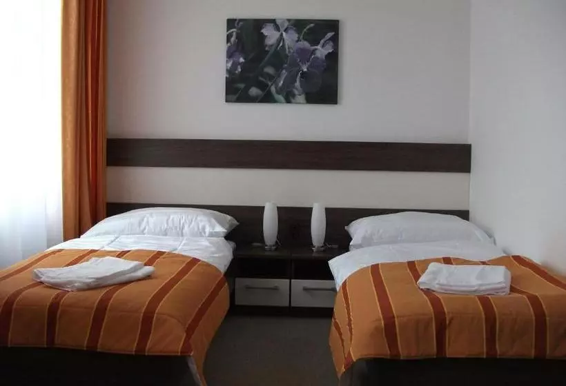 Отель Sport Relax Centrum Bors Club