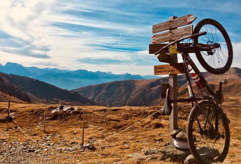 Отель Weisses Lamm