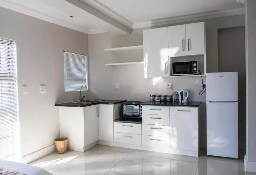 פנסיון Hilltop Guesthouse