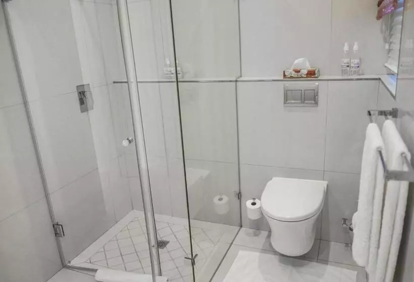 פנסיון Hilltop Guesthouse