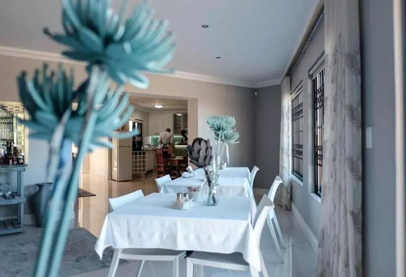 פנסיון Hilltop Guesthouse