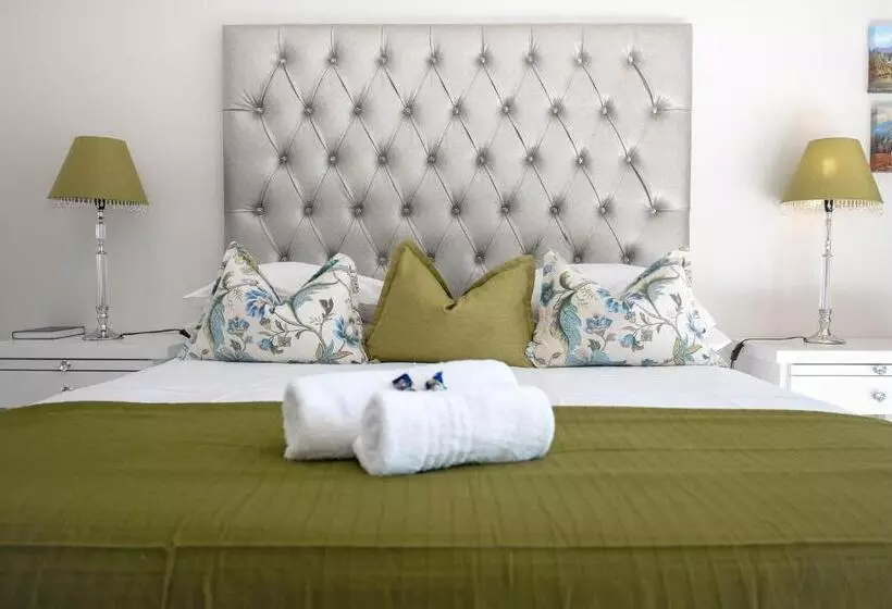 פנסיון Hilltop Guesthouse