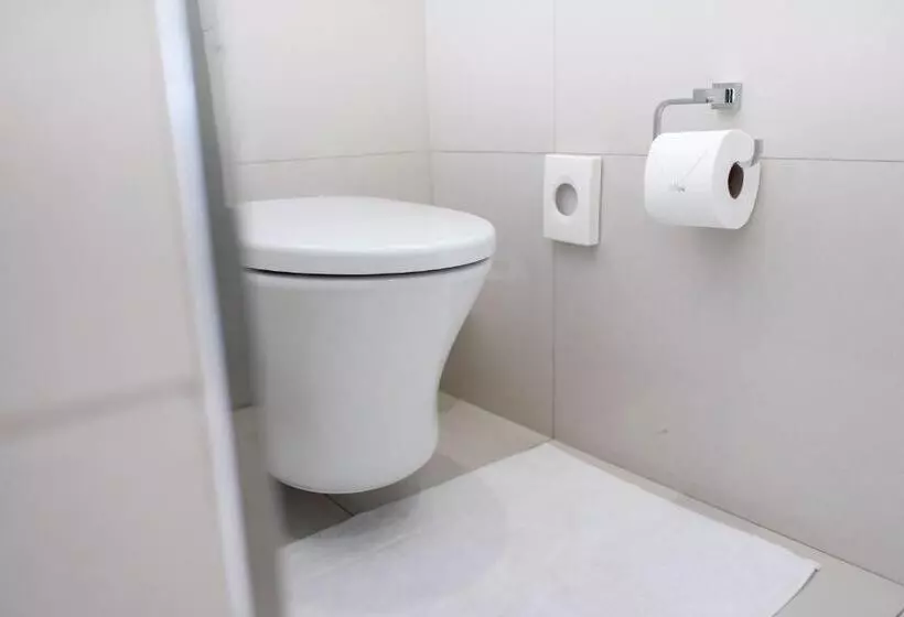 פנסיון Hilltop Guesthouse