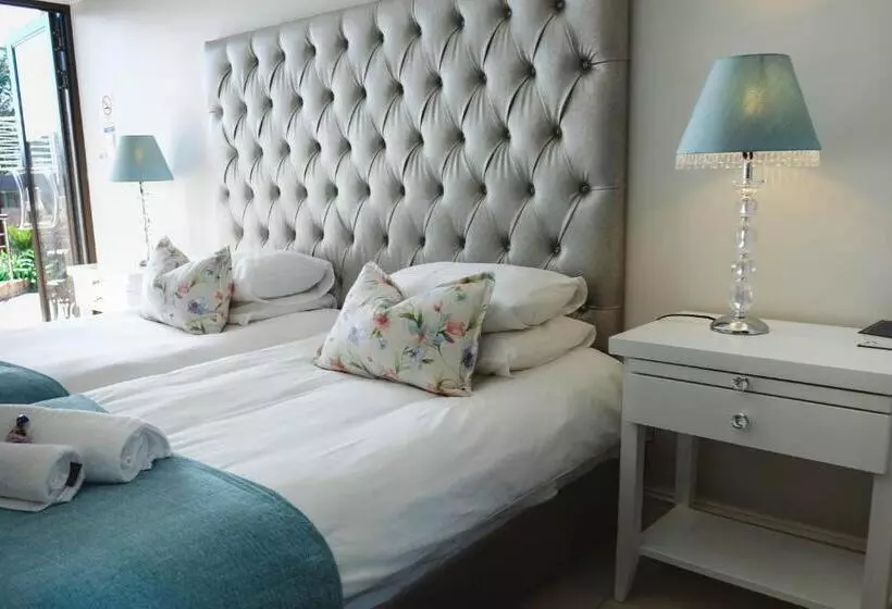 פנסיון Hilltop Guesthouse