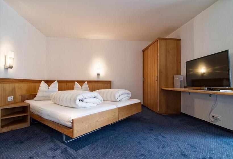 ペンション Rössli Tufertschwil