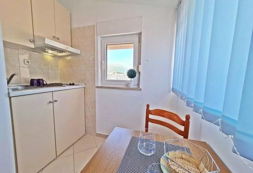 Rooms And Apartments Porat