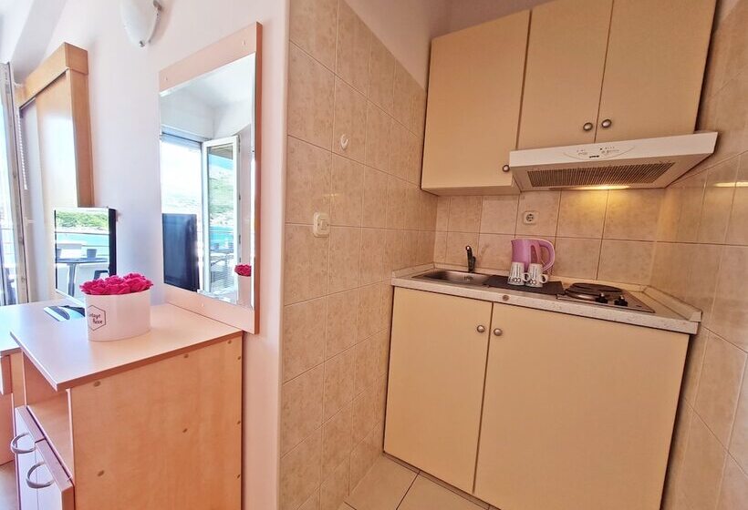 Rooms And Apartments Porat