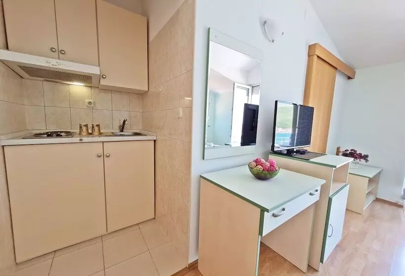 Rooms And Apartments Porat