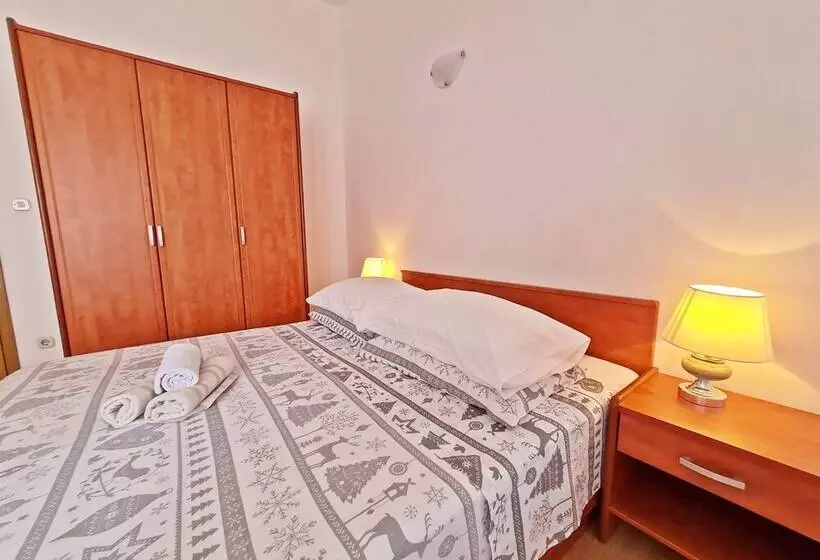 Rooms And Apartments Porat