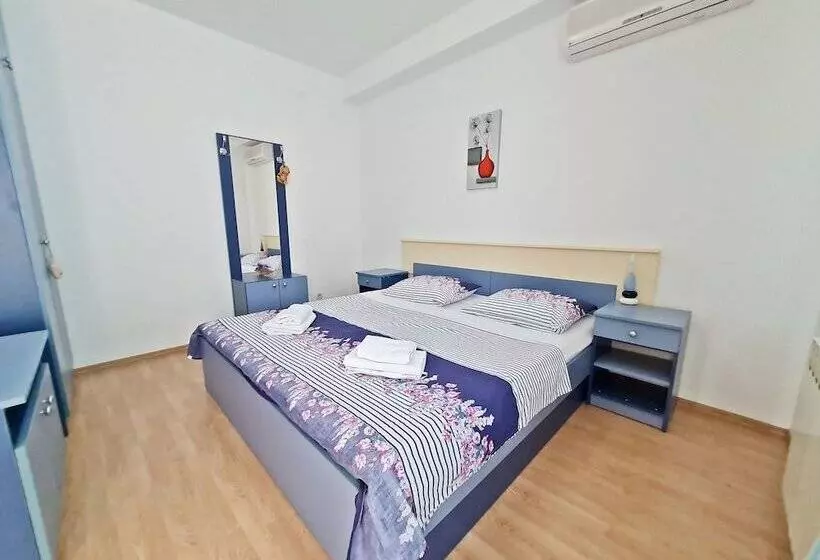 Rooms And Apartments Porat