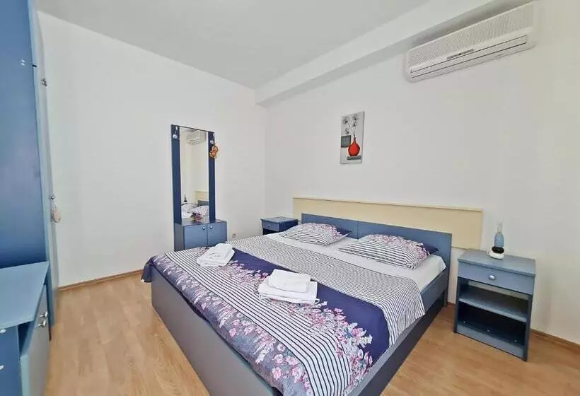 Rooms And Apartments Porat