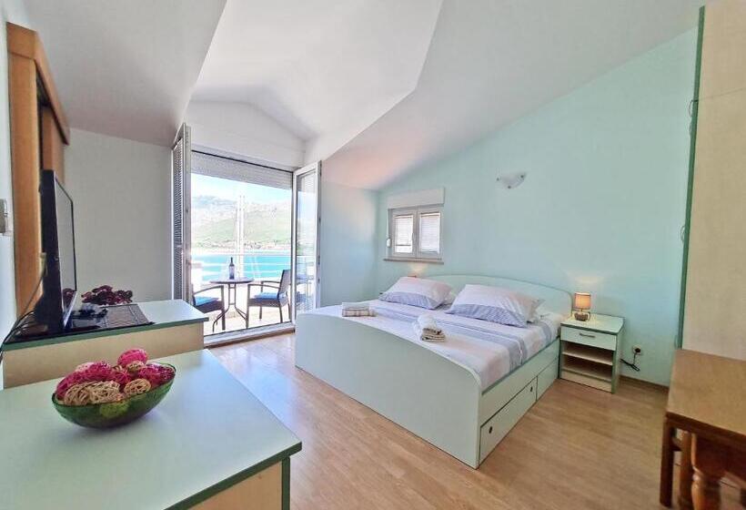 Rooms And Apartments Porat