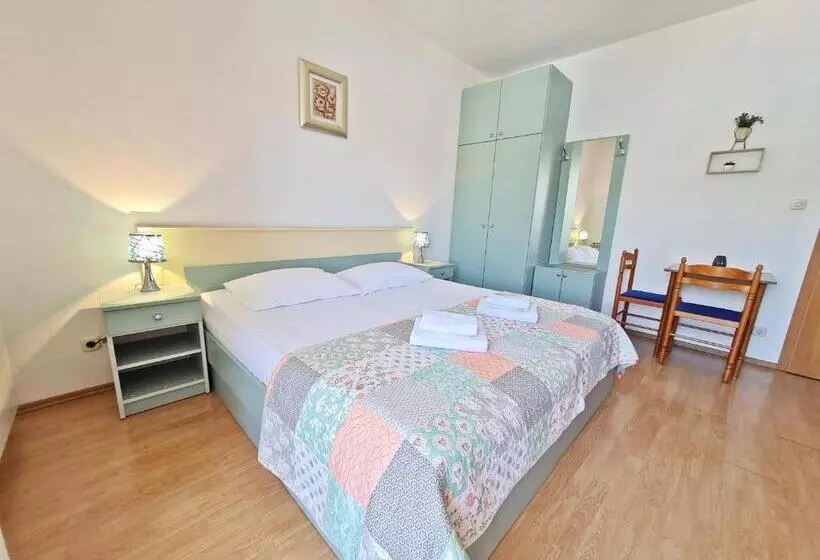 Rooms And Apartments Porat