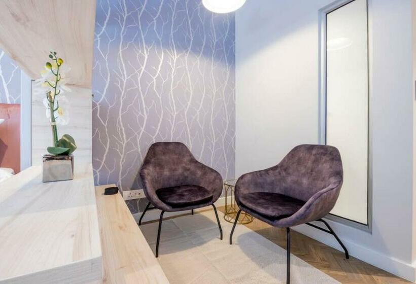 Alimama Spaces: The Rob S Foreshore Place