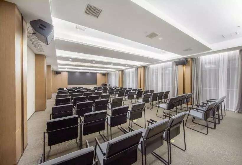 Hotelli Atour  Wuhan Yellow Crane Tower