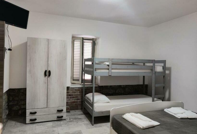 B&b Dell Infopoint La Via Silente