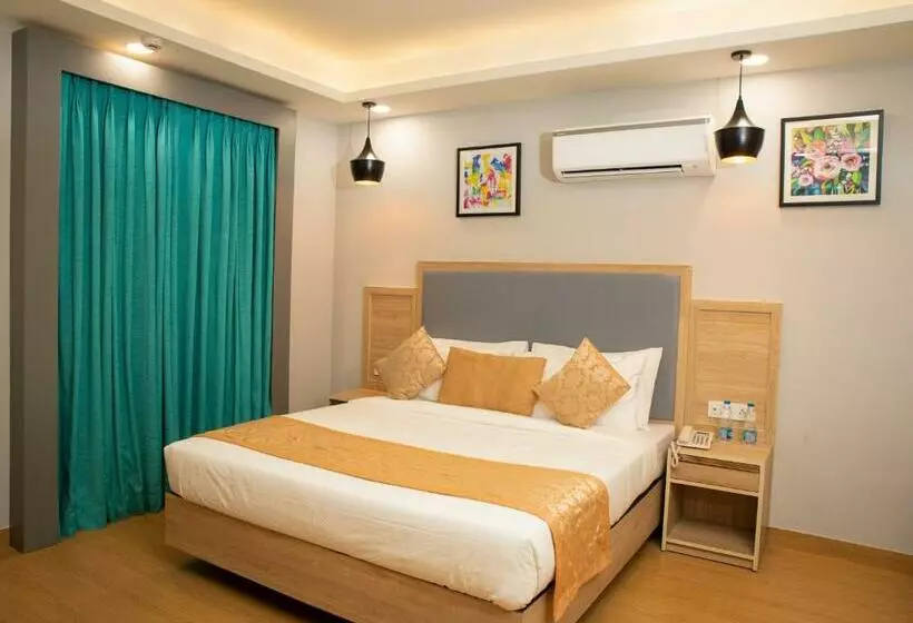 Inde Hotel Golf Course Extension, Gurgaon