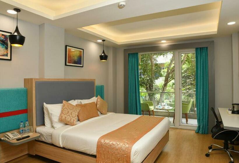 Inde Hotel Golf Course Extension, Gurgaon