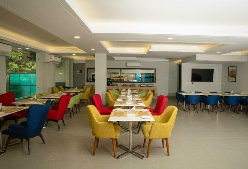 Inde Hotel Golf Course Extension, Gurgaon