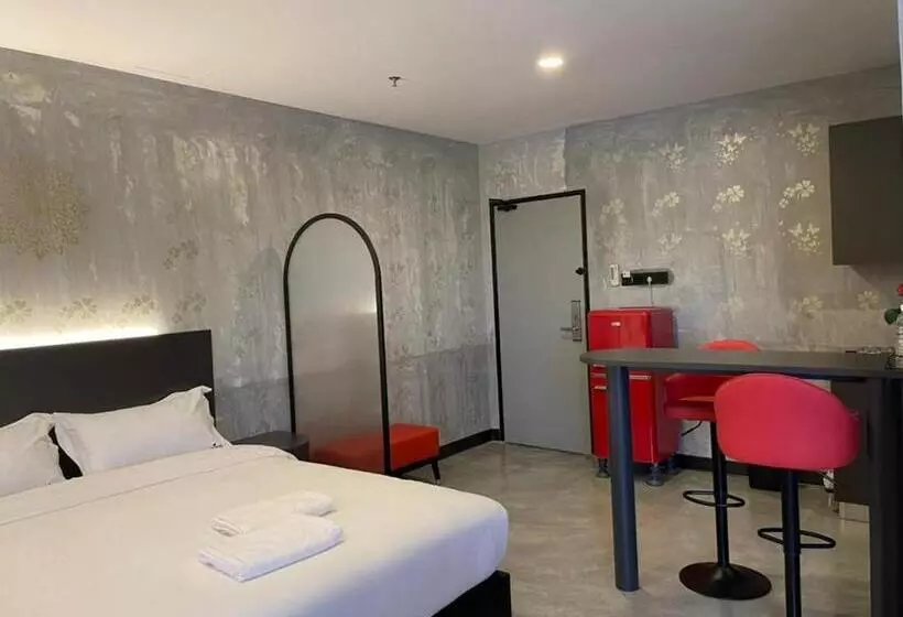 Sri Indar Hotel & Suites