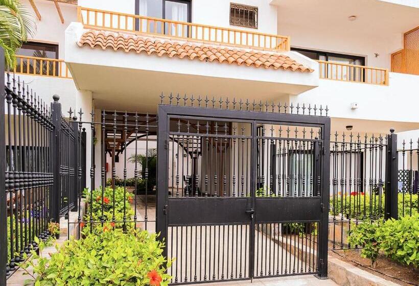 Live Los Cristianos Garden And Pool