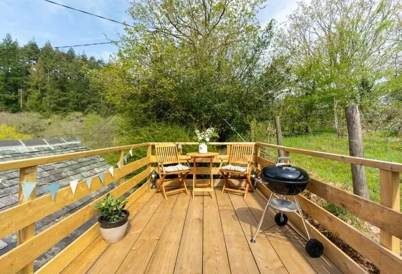 Romantic, Secluded Cottage In Cardinham Woods, Cornwall
