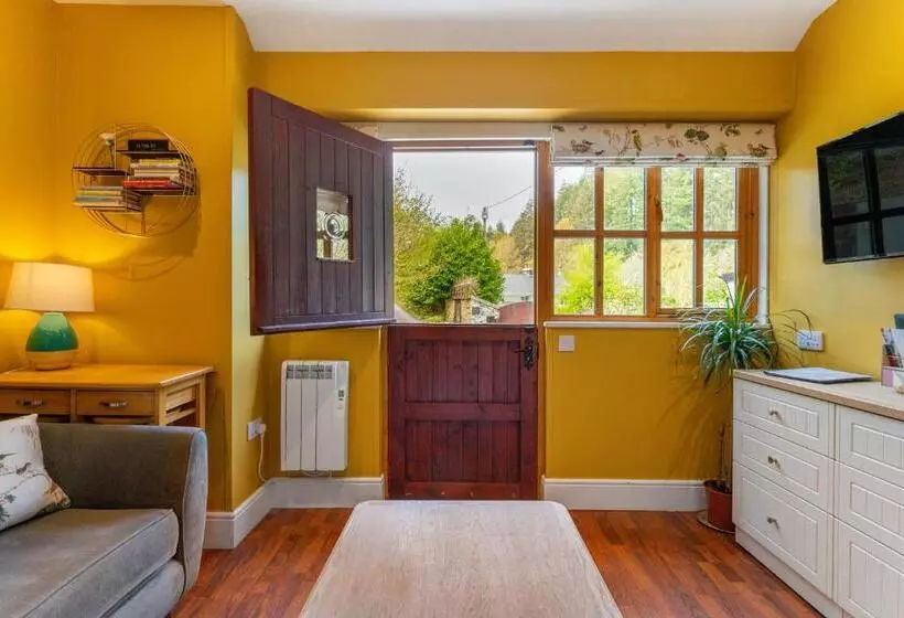 Romantic, Secluded Cottage In Cardinham Woods, Cornwall